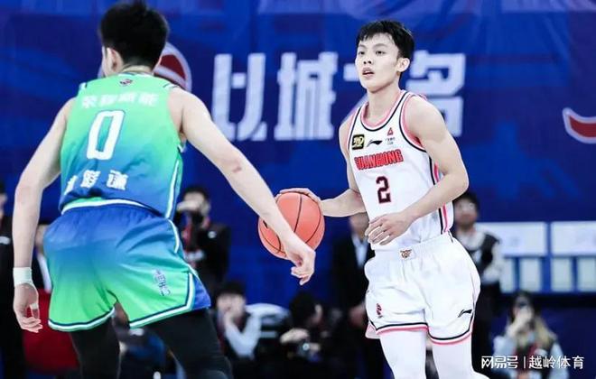 差第3名2个胜场4连胜逆袭激战青岛成关键j9九游会网址是什么CBA太疯狂！广东(图3)