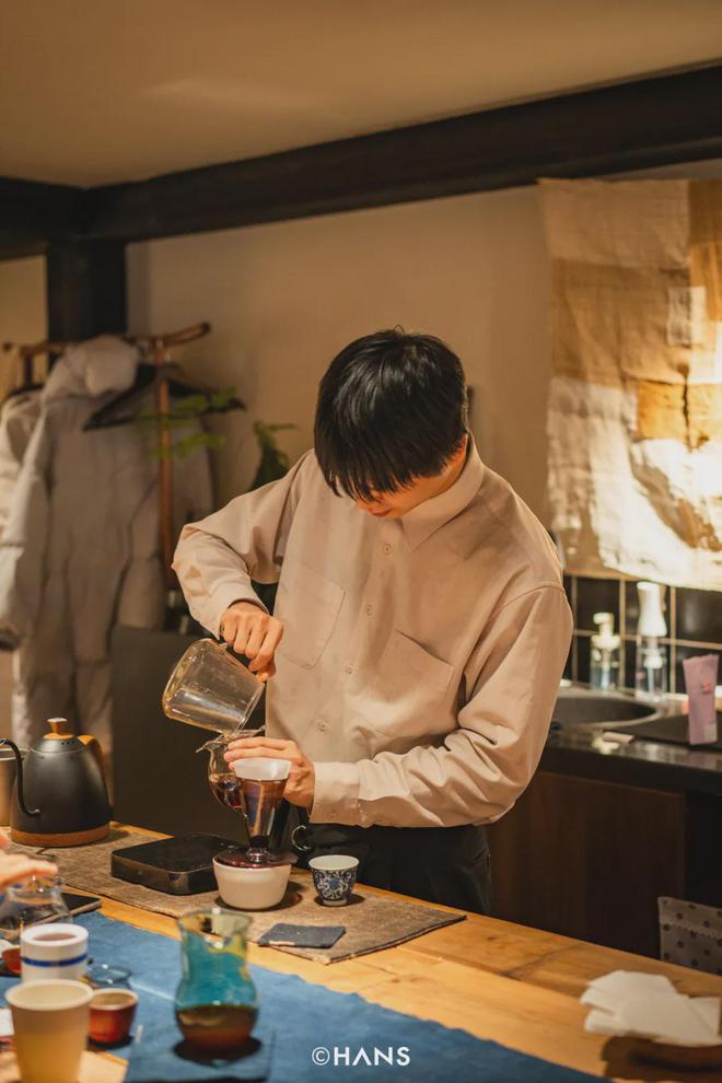 汉新店躲进8间木屋取暖九游会J9入口新年逛武(图2)