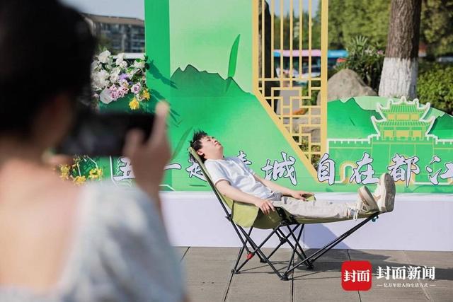 游客沉浸式互动 解锁新玩法j9国际站登录五一趣游都江堰(图3)
