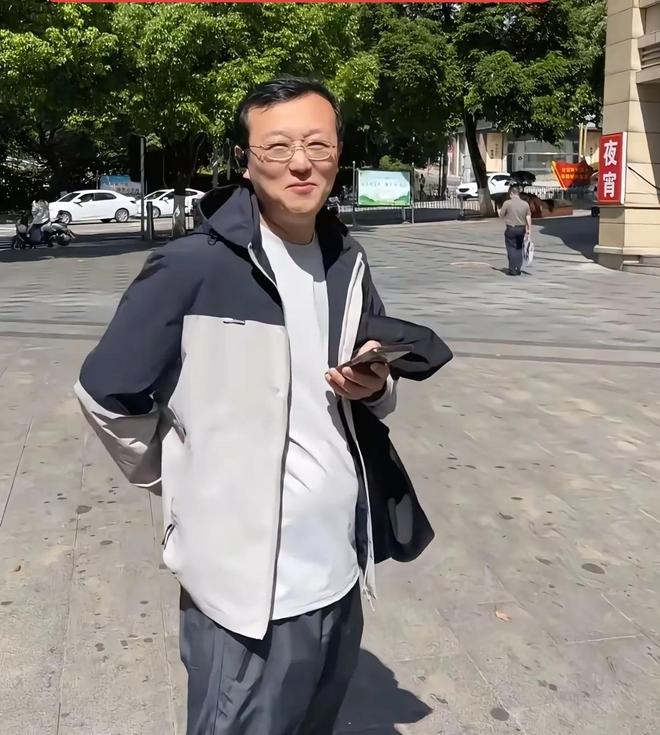 就担心三姐妹会分红不均看哈妈霸气回复j9九游会网址是什么瑾汐还没带货网友(图4)